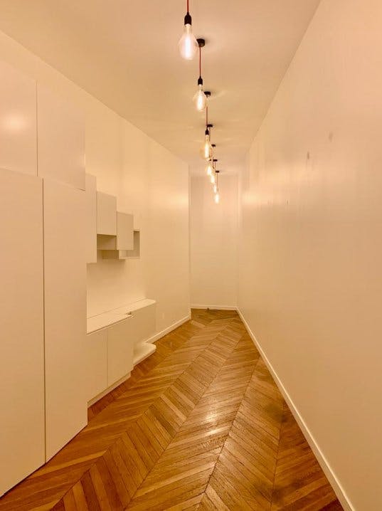 200 sqm Unique Showroom on Rue Boissière, Paris 75116
