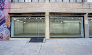 Wide-Frontage Retail Floor in SoHo, New York - Image 5