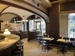 Vntage downtown cocktail bar on the ground floor of the historic Woolworth Building - Image 4