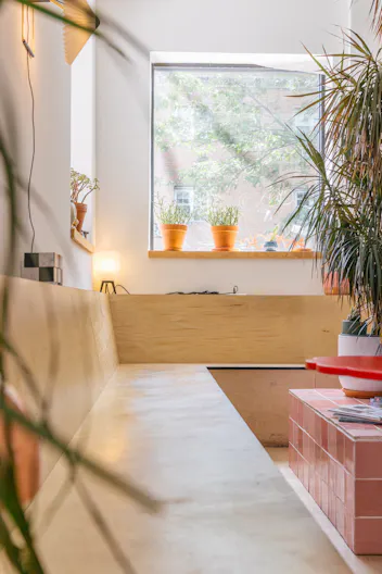 1000 square feet of ground floor cafe space and a kitchen equipped - Image 3