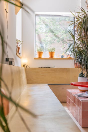 1000 square feet of ground floor cafe space and a kitchen equipped - Image 3