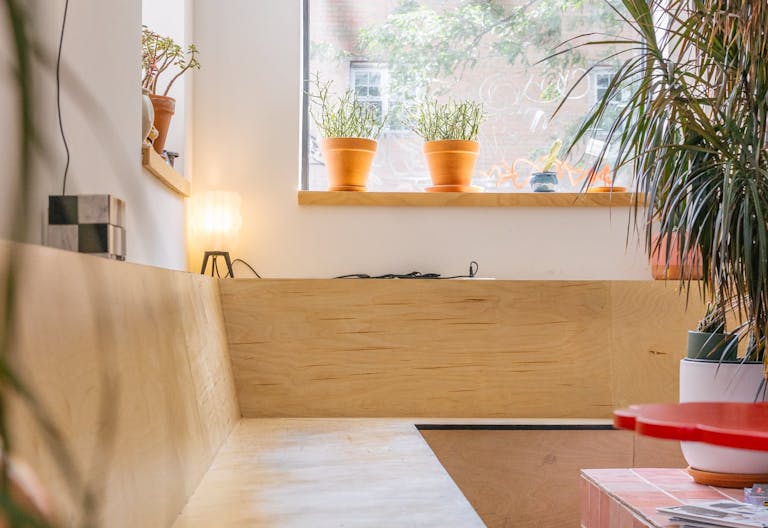 1000 square feet of ground floor cafe space and a kitchen equipped - Image 3