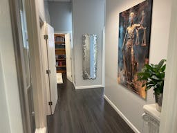 Modern Office Space in Astoria Queens ? Perfect for Meetings, Filming, or Therapy - Image 1