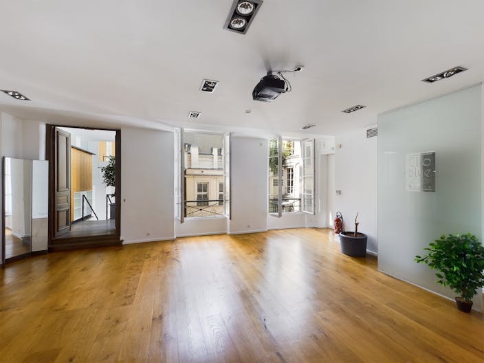 Showroom Fashion Week - Image 3