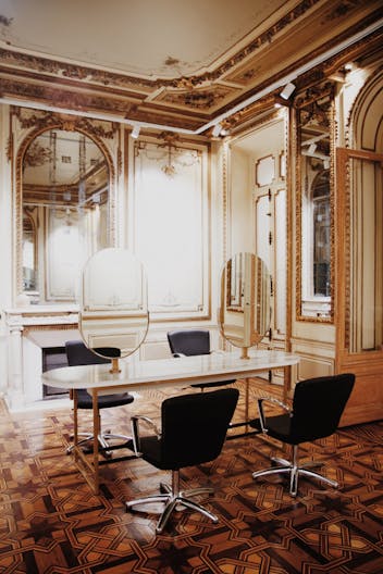 Boutique quartier privil�gi� centre ville de Marseille, espace atypique . - Image 1