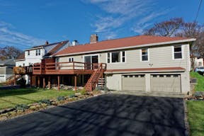 Large, bright, updated Ranch Located in the heart of Pine Hills. 3 bedroom, 2 full & 2-1/2 baths - Image 1