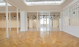 Premium Space In R�publique - Image 1