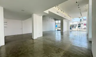 Pop-Up Space on Melrose Avenue - Image 12