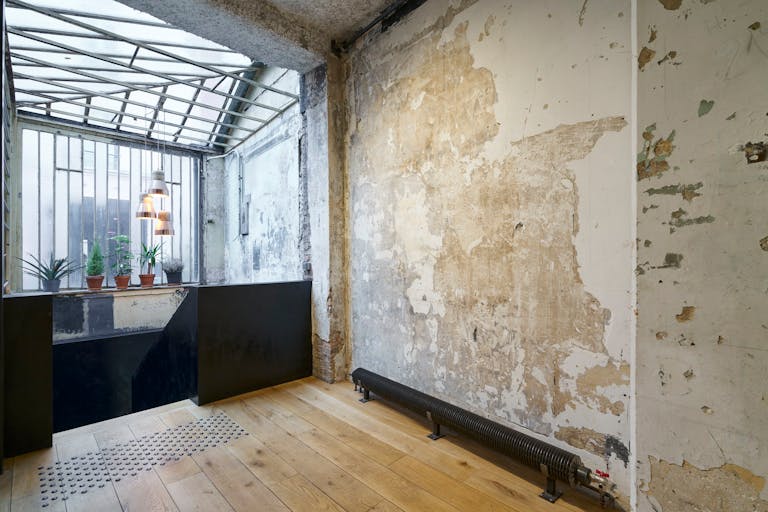 Entire art gallery in Le Marais, Paris - Image 4