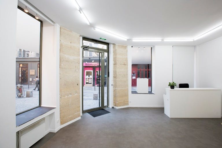 Espace au pied du centre Pompidou - Image 0