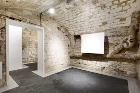 Amazing Pop Up Boutique in Le Marais - Image 6