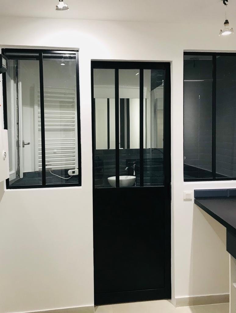 Versatile Ground Floor Commercial Space in Paris 4