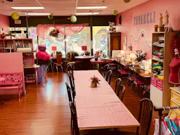 Fashion Space in NW Chicago Suburbs - Image 0