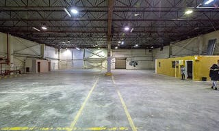 Spacious Warehouse in Brooklyn - Image 0