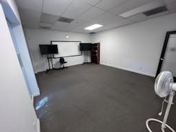 Spacious , quiet and clean room 124 at University of San Jose - Image 14