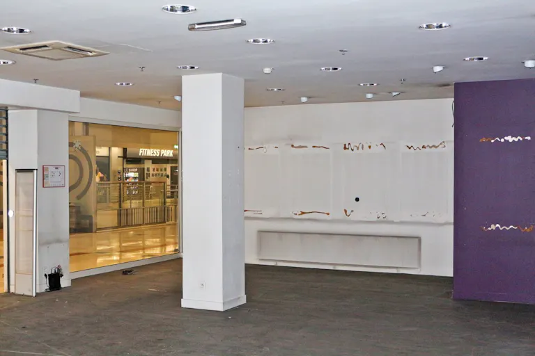 Boutique premium � Bercy 2 - Image 1