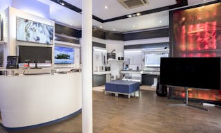 Premium Boutique in the 16th district - Image 0