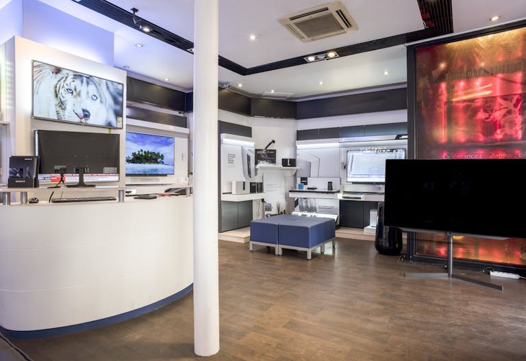 Premium Boutique in the 16th district - Image 0