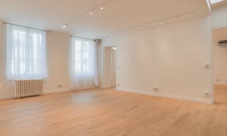 Event Showroom & Boutique in Le Marais - Image 15