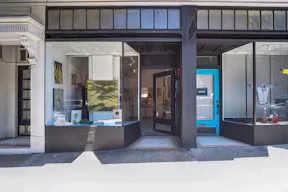 Modern Pop-Up Gallery in Nob Hill - Image 7