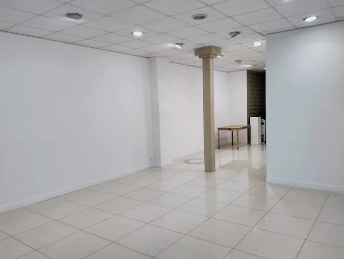 White-Box Space in Le Marais - Image 2