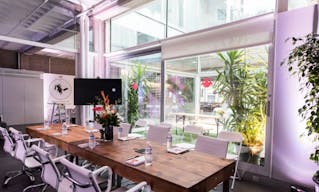 Modern SOMA building with Atrium and Rooftop Patio - Image 3