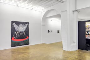 Spacious Gallery in Le Marais - Image 6