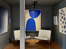 Charming Storefront - street level - Image 6