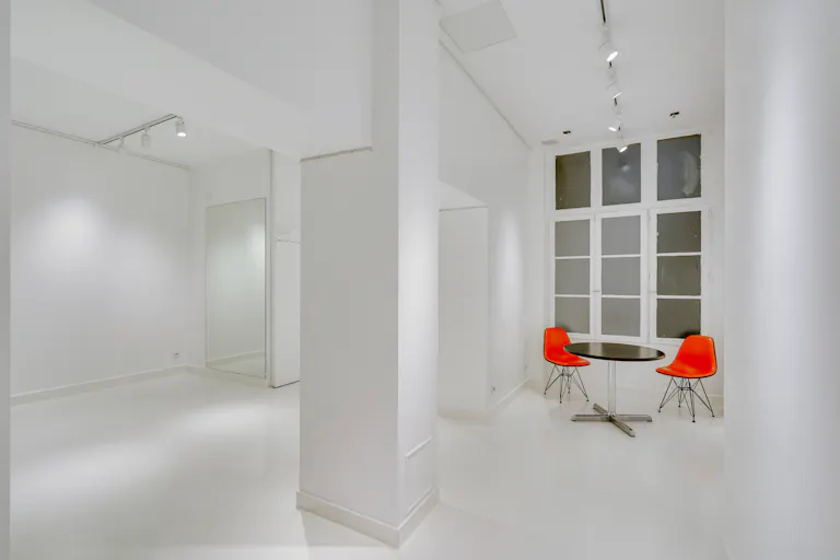 Great Pop Up Boutique in Le Marais - Image 3