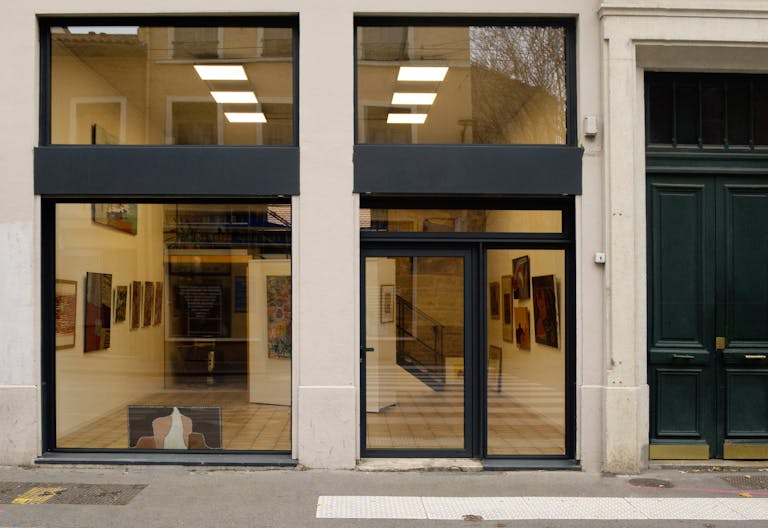 Galerie sur axe passant à Villeurbanne - Image 1