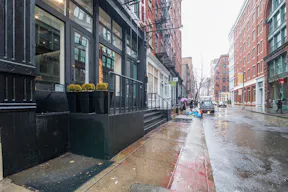 Soaring SoHo Retail Space - Image 7