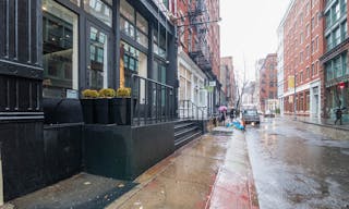 Soaring SoHo Retail Space - Image 7