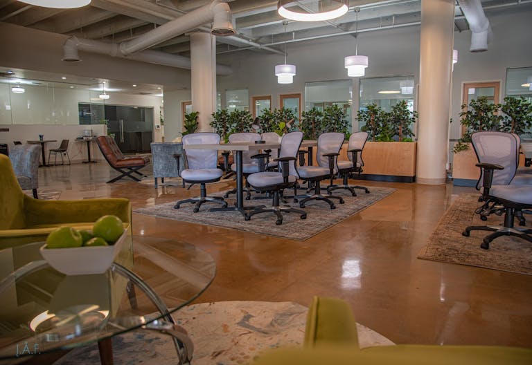 Large Ground Floor Industrial Space in Downtown Los Angeles - Image 2