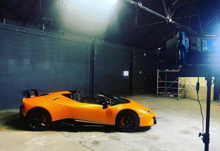 D�cor/Lieu de tournage: Entrep�t - Image 0