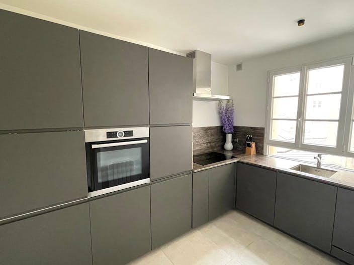 Bel appartement Haussmanien, alliant modernit� et cachet de l'ancien - Image 4