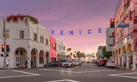 Iconic Retail Pop-Up on Windward Ave - Image 0