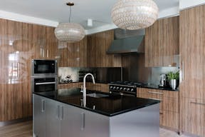 Sun-Drenched Soho Penthouse with Two Terraces - Image 3