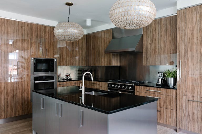 Sun-Drenched Soho Penthouse with Two Terraces - Image 3