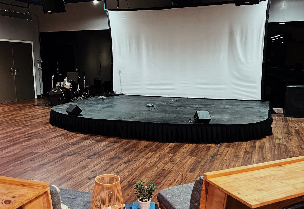 Massive Industrial Creative Space - Image 1