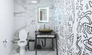 Lounge + Photography Studio - Image 7