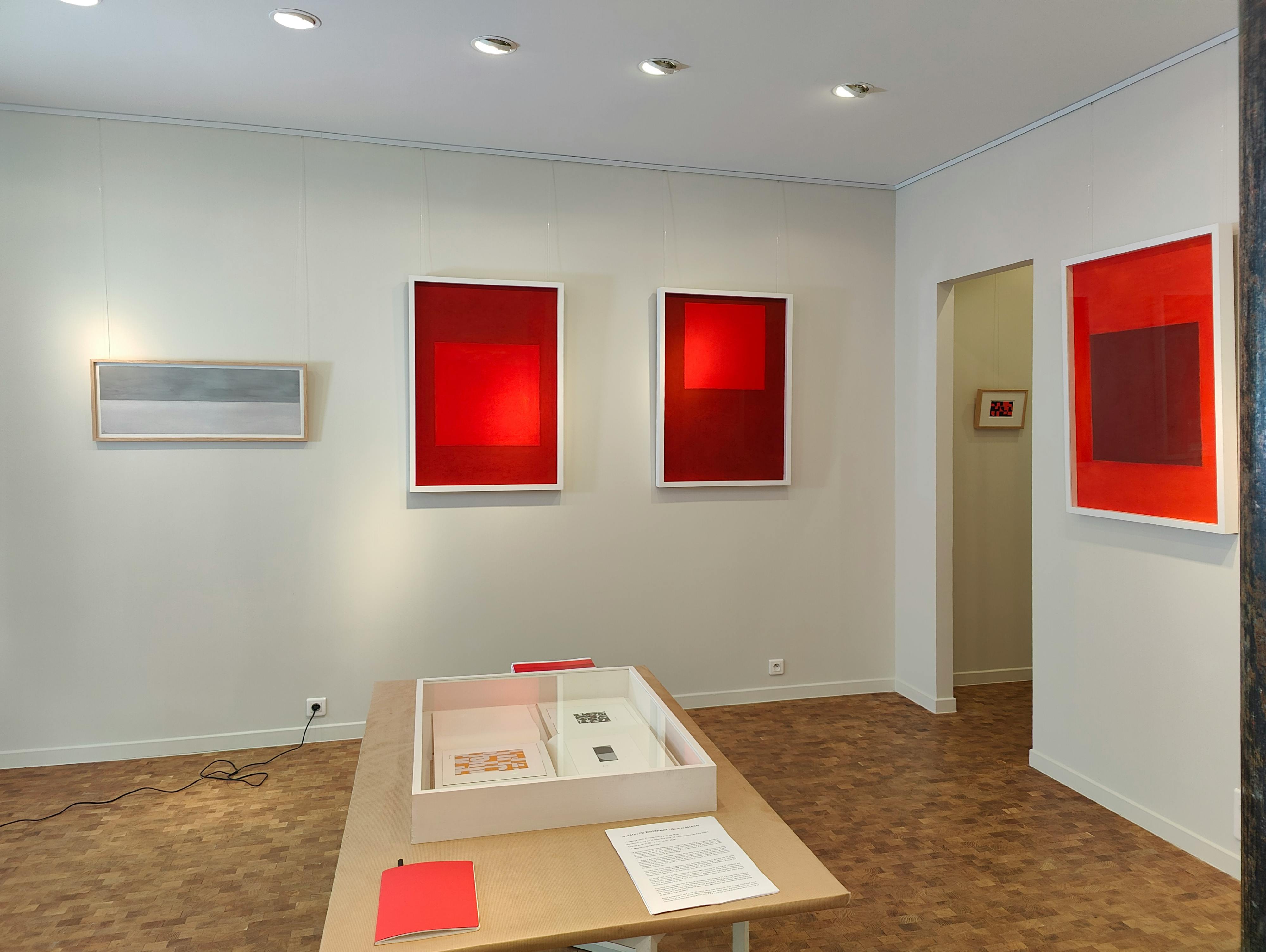 Modern 37 sqm Gallery and Showroom in Le Marais