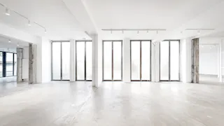 Large Showroom Rue Froissart - Image 4