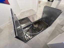 Galerie d'art / showroom / concept store / devanture Monument Historique - Image 11