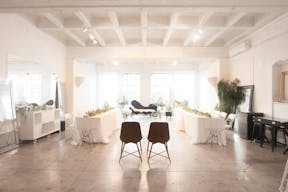 DTLA Grand Loft with High Ceilings - Image 7