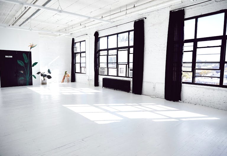 Bright day light Studio - Image 0