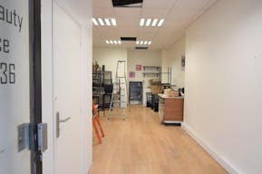 Boutique Busy Location - Near Grands Boulevards - Image 2