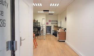 Boutique Busy Location - Near Grands Boulevards - Image 2