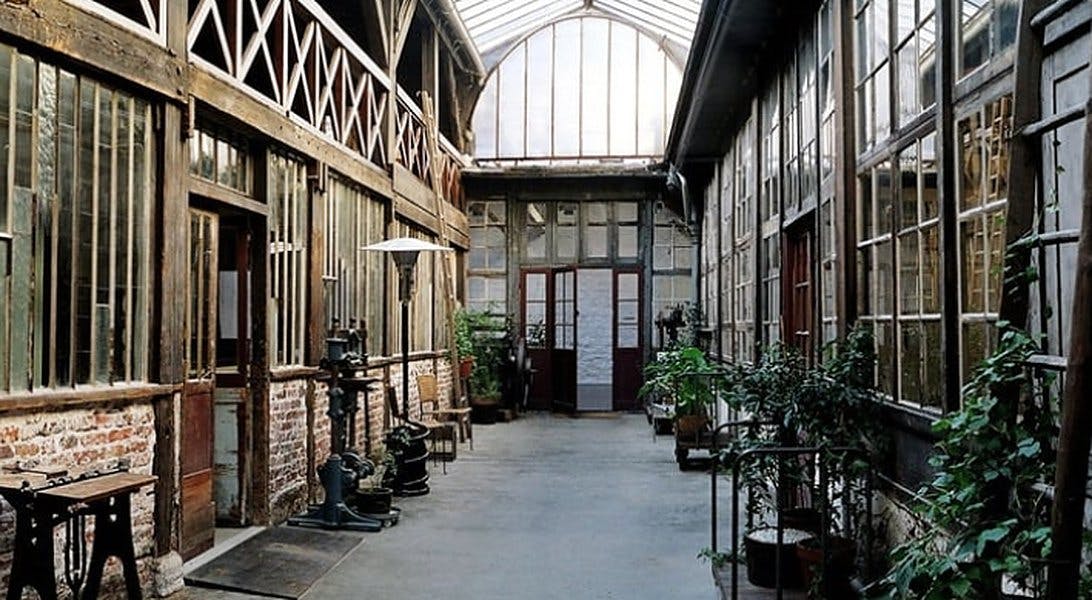 Versatile 600 sqm Industrial Space in Paris 11th