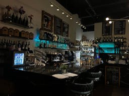 Intimate Williamsburg Cafe & Bar Social House - Image 5