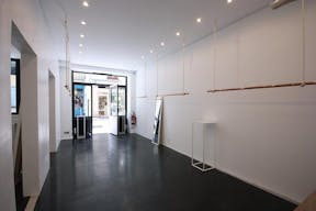 Debelleyme Boutique Ephémère with high exposure - Image 2